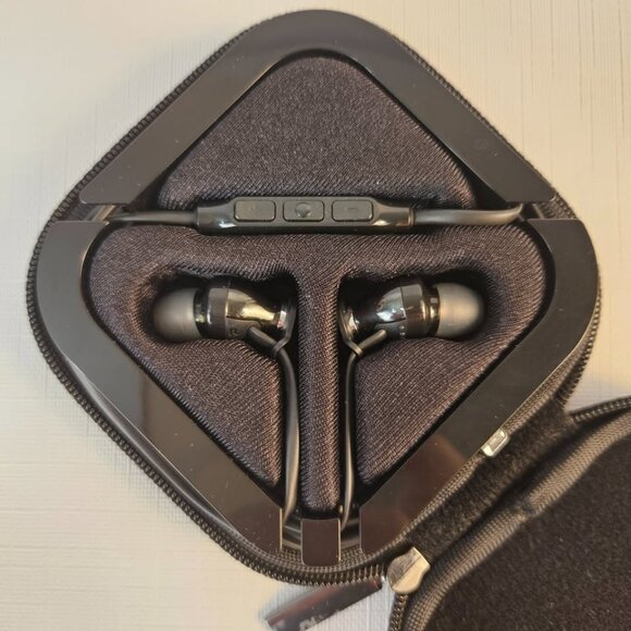 SENNHEISER Momentum M2 High Quality In-Ear Headphones - Picture 1 of 4